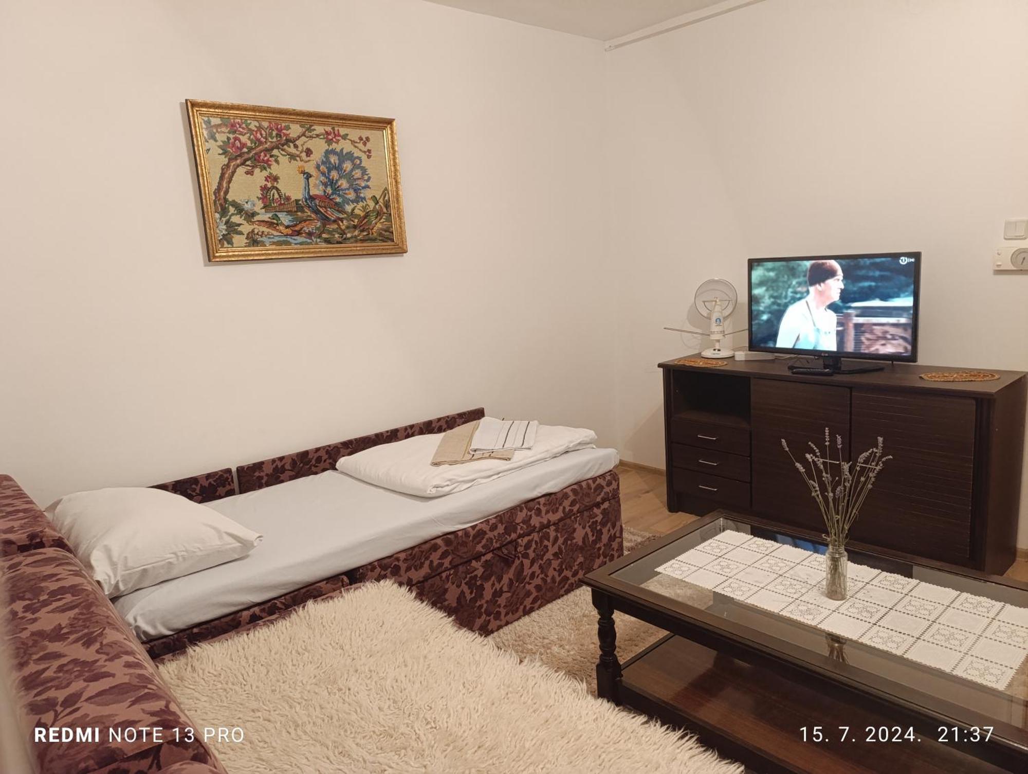 Apartment Safir - Free Parking Сараево Екстериор снимка